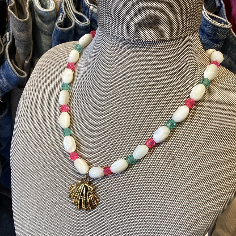 Johma candy Kid Elegant Shell Pendant Necklace with Multicolor Beads